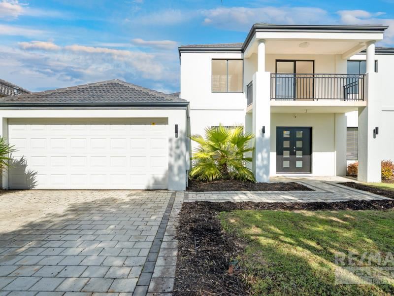 126 Golf Links Drive, Carramar