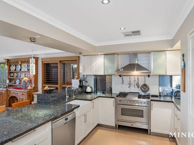 22 Walkingdale Promenade, Southern River WA 6110