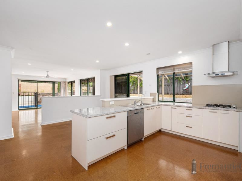 14 Moody Glen, Palmyra