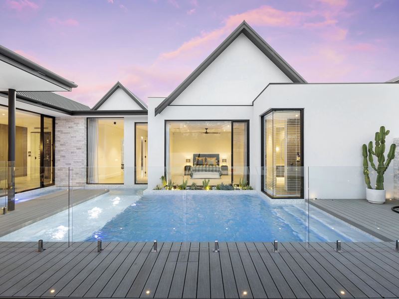 8 Colin Street, Dalkeith