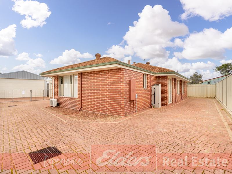 1B Lowe Street, Carey Park