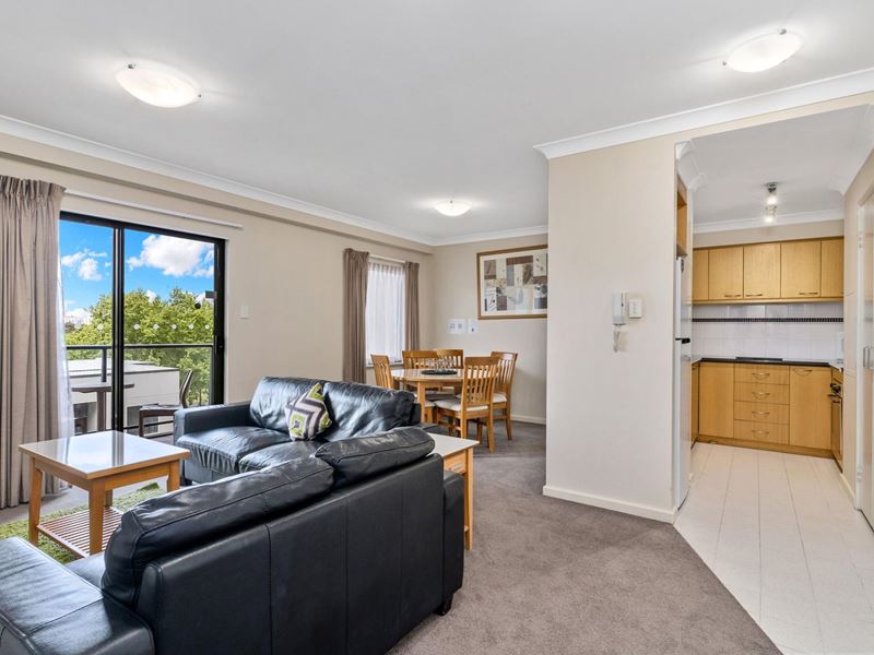 13/122 Mounts Bay Road, Perth