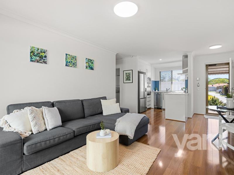 13/35 Winnacott Street, Willagee