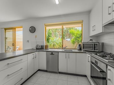 6/27 Albemarle Street, Scarborough WA 6019