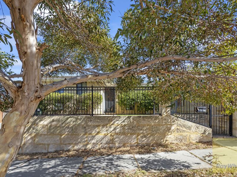 57 Feakle Bend, Ridgewood