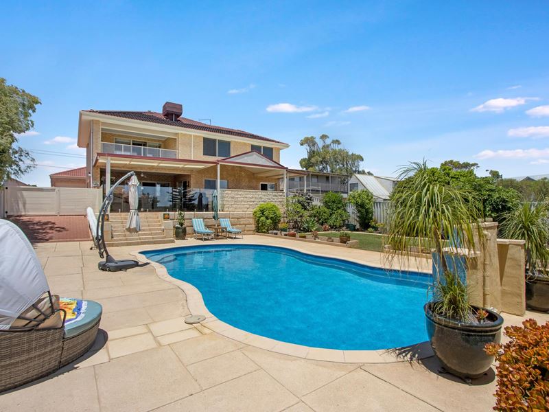 17 Erlistoun Street, Golden Bay WA 6174