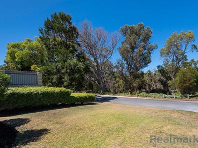 64 Buttercup Parkway, Halls Head WA 6210