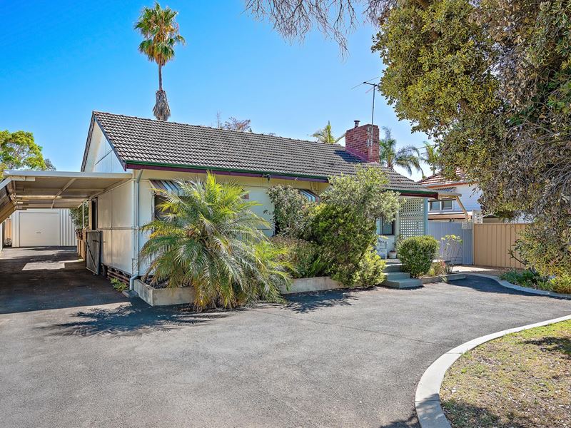18 Balgore  Way, Carey Park