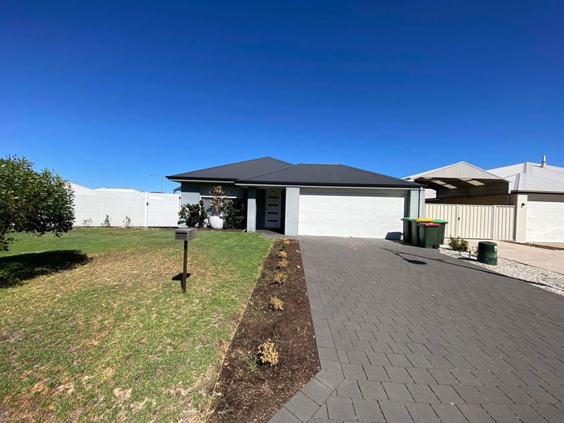 61 Duncan Loop, Millbridge