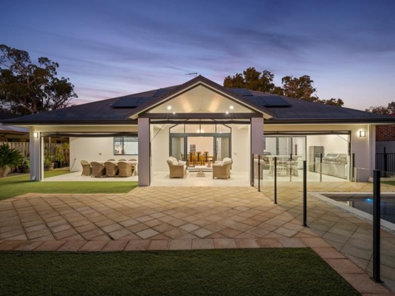 9 Arabian Drive, Coodanup