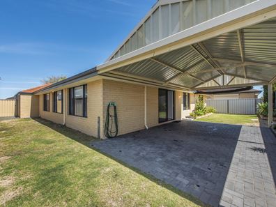 4 Savona Brace, Secret Harbour WA 6173