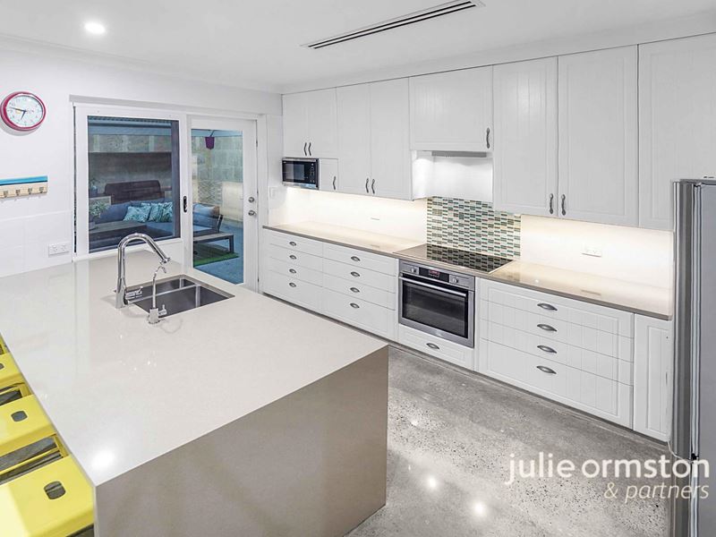 15 Wedgewood Drive, Edgewater
