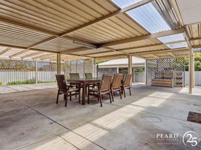 11 Cambridge Crescent, Cooloongup WA 6168