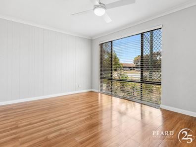 11 Cambridge Crescent, Cooloongup WA 6168