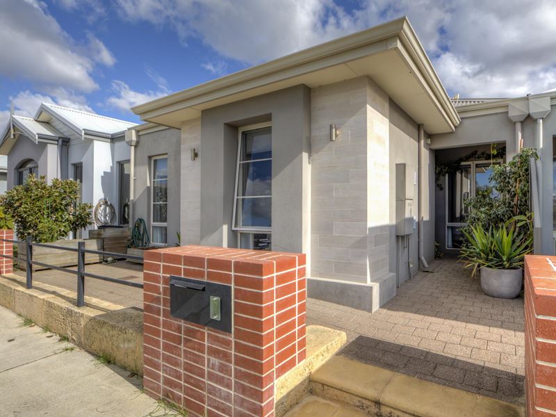 7 Howie Way, Caversham