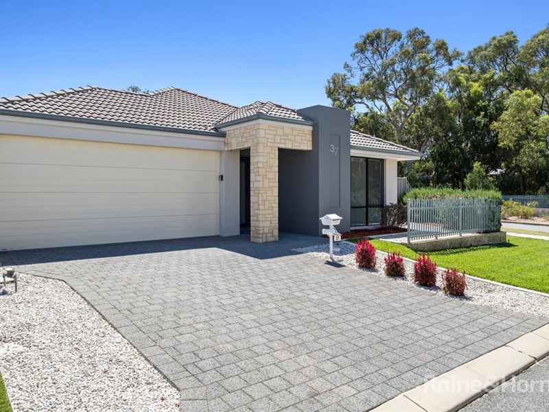 37 Rochdale Circle, Meadow Springs