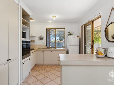 33A Beresford Gardens, Swan View WA 6056