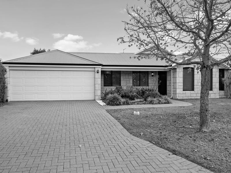 42 Glenelg Way, Meadow Springs WA 6210