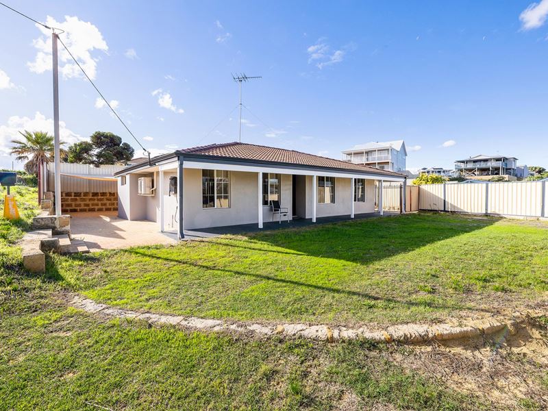 1 Douglas Street, Seabird WA 6042