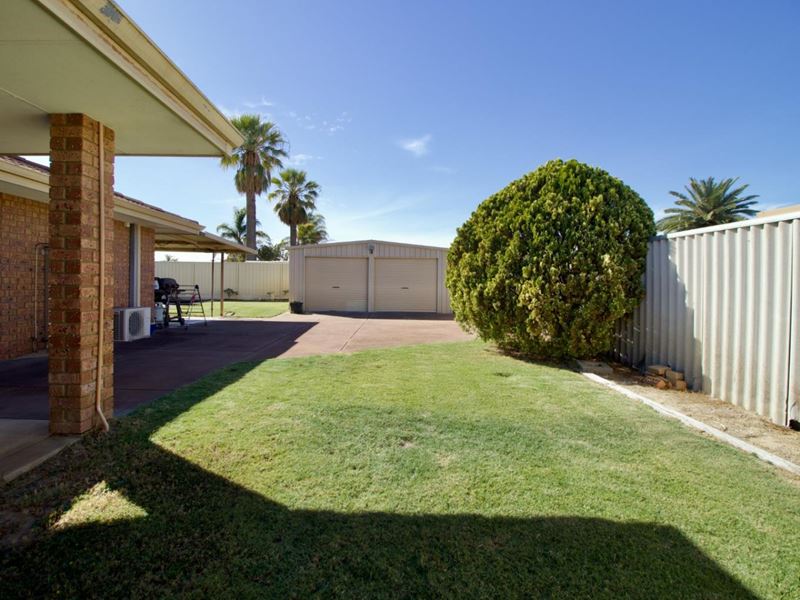 3 Rason Close, Cooloongup WA 6168