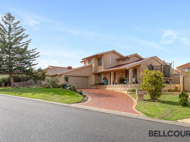 18 Brearley  Mews, Hillarys