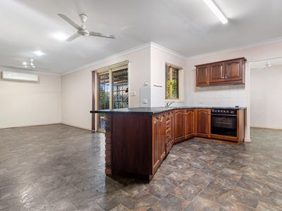 16 White Court, Baynton WA 6714