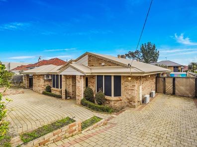 9 Highlands Road, North Perth WA 6006