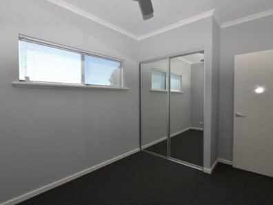 Unit 4/194 Holbeck Street, Doubleview WA 6018