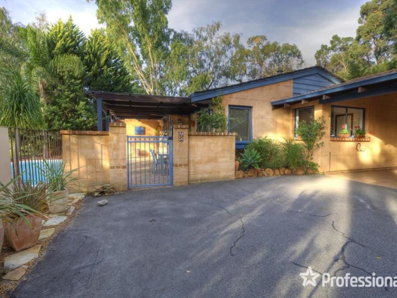 31 Girrawheen Drive, Gooseberry Hill WA 6076