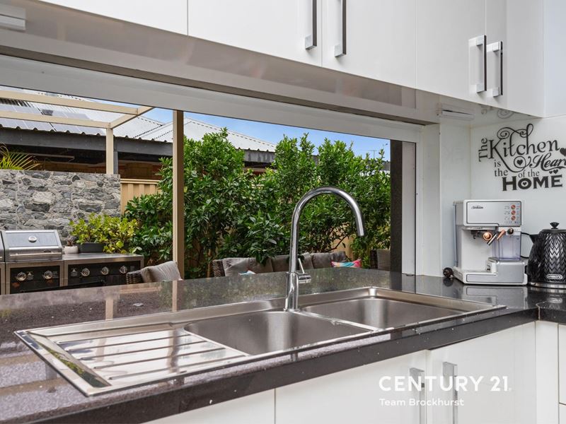 21 Pomera Drive, Byford
