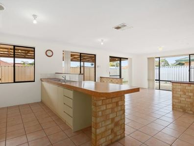 12 Armistice Way, Warnbro WA 6169