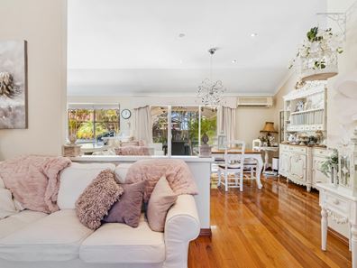 2 Dawnview Rise, Ellenbrook WA 6069