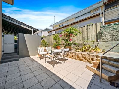 2/188 Labouchere Road, Como WA 6152