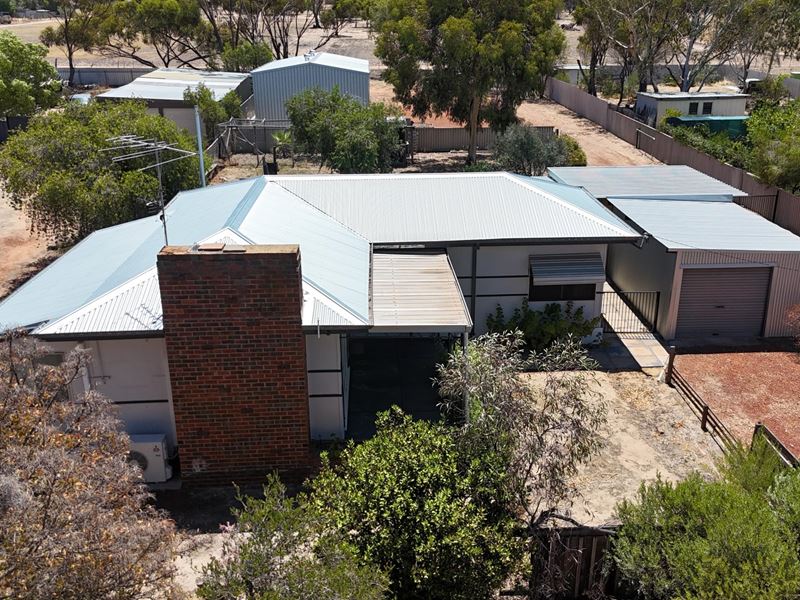 39 Jennaberring Road, Quairading WA 6383