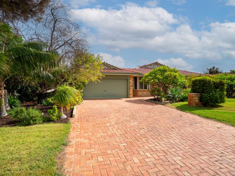 8 Glenway Loop, Cooloongup WA 6168