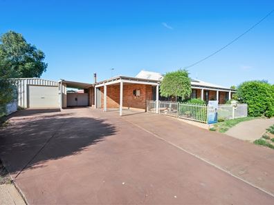 5 Nankiville Road, Hannans WA 6430