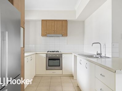 2/27-33 Burton Street, Bentley WA 6102