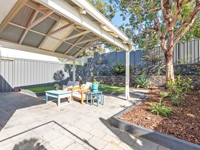 6 Bretby Close, Carine WA 6020