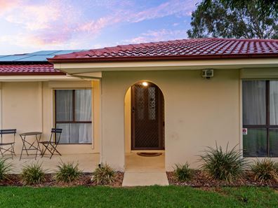 25 Mcnamara Drive, Thornlie WA 6108