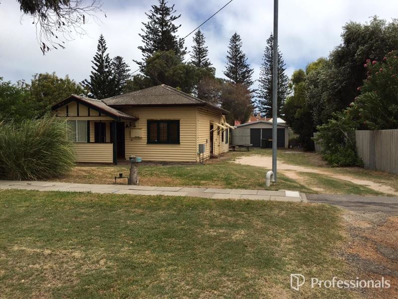 186 Shenton Street, Beachlands WA 6530
