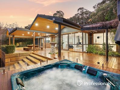 95 Spring Road, Kalamunda WA 6076