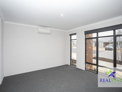 70 Dolphin Dr, Alkimos WA 6038