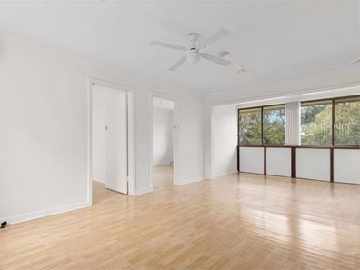 34 Lake Street, Rockingham WA 6168
