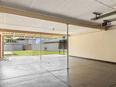 34 Lake Street, Rockingham WA 6168