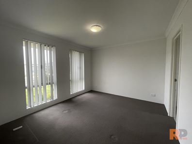 33 Cherrytree Chase, Maddington WA 6109