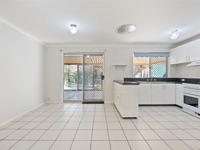 14 Noumea Place, Waikiki WA 6169