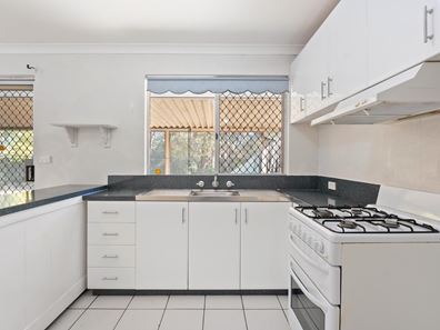 14 Noumea Place, Waikiki WA 6169