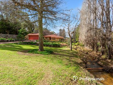 3 Kimbarlee Way, Lesmurdie WA 6076