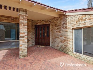 3 Kimbarlee Way, Lesmurdie WA 6076