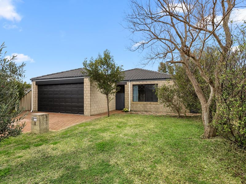8 Warrior Pass, Bertram WA 6167